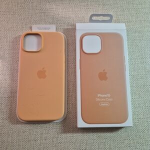 Apple iPhone 15 Silicone Case - Peach